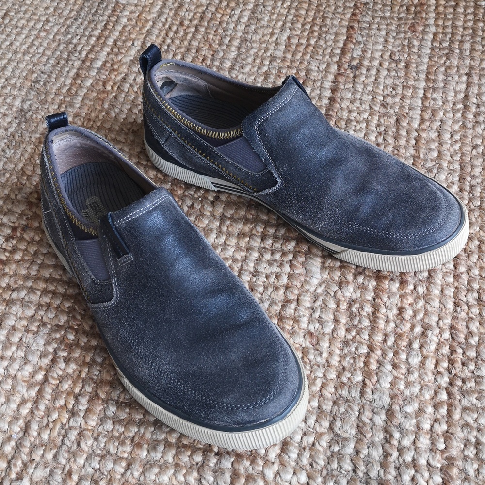 Skechers leather slip-ons